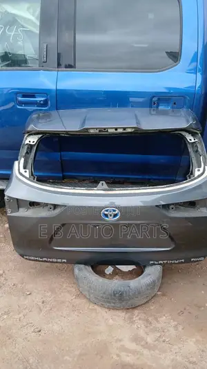 Highlander 2023 Boot/ Tailgate