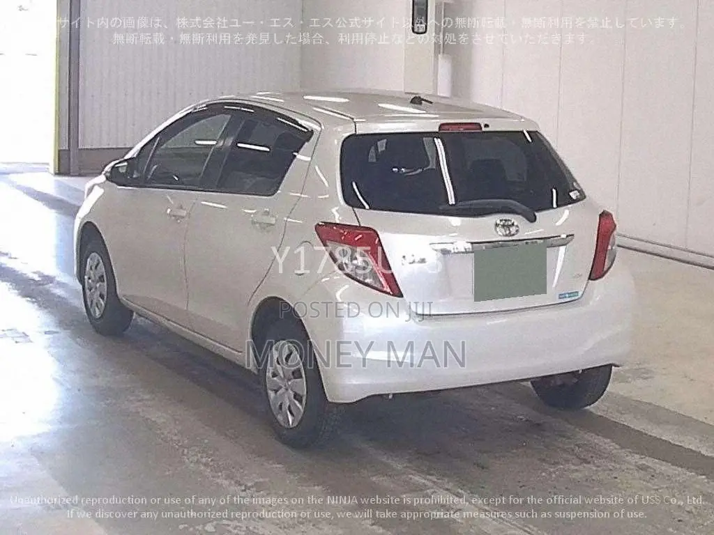 Toyota Vitz 2013 Off white