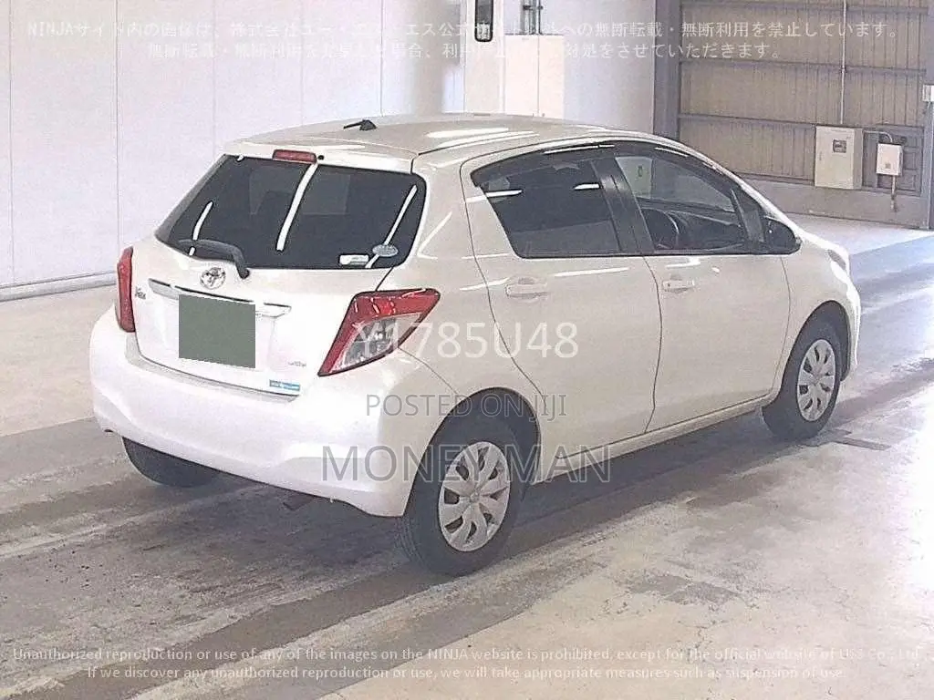 Toyota Vitz 2013 Off white