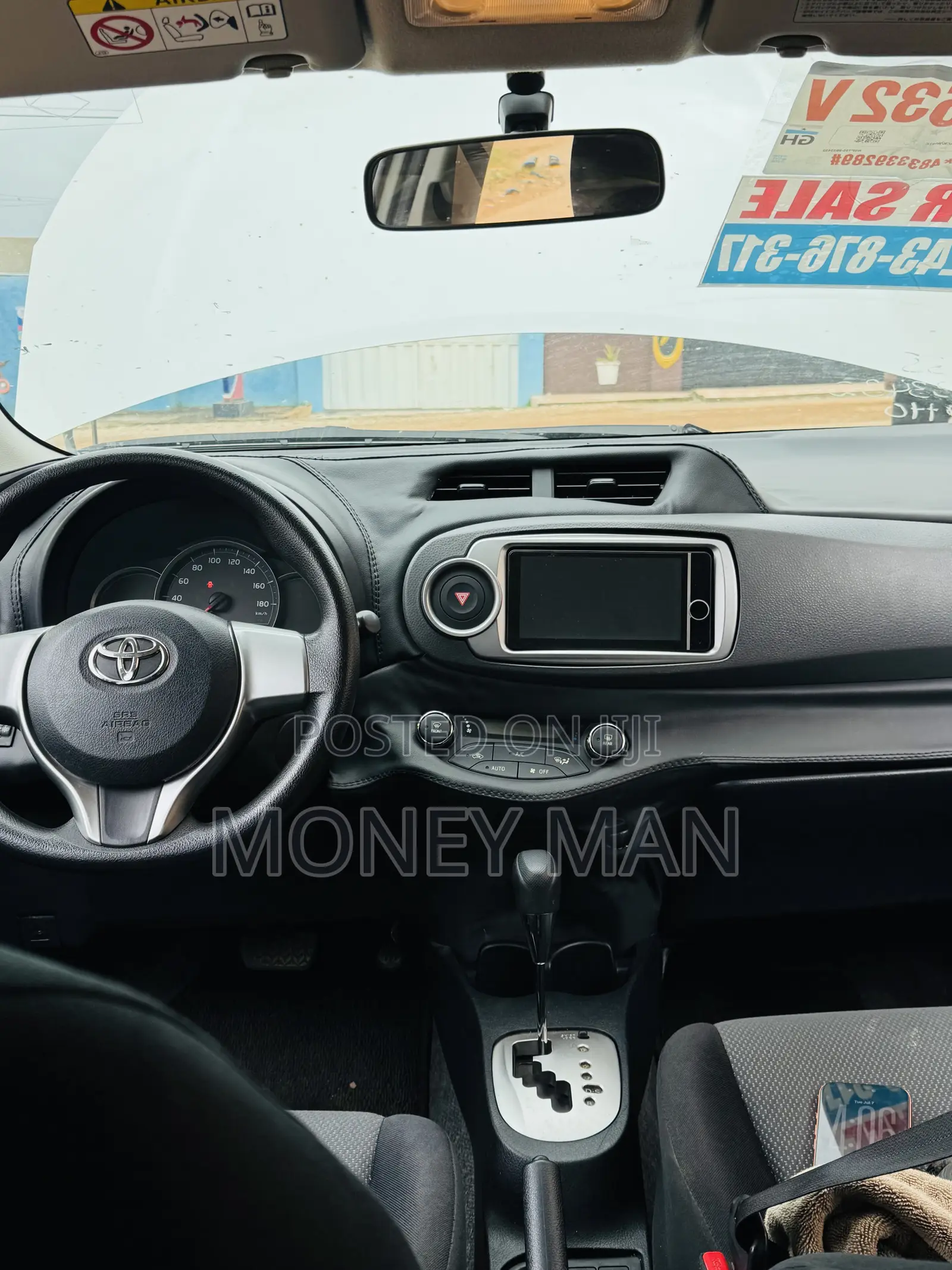 Toyota Vitz 2013 Off white