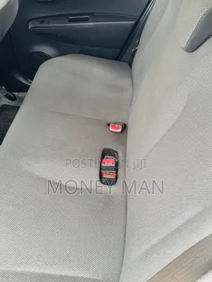 Toyota Vitz 2013 Off white