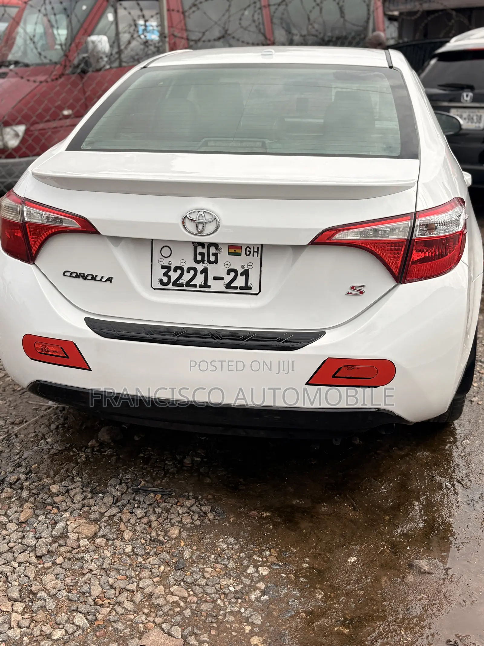 Toyota Corolla S 4dr Sedan (1.8L 4cyl CVT) 2015 White