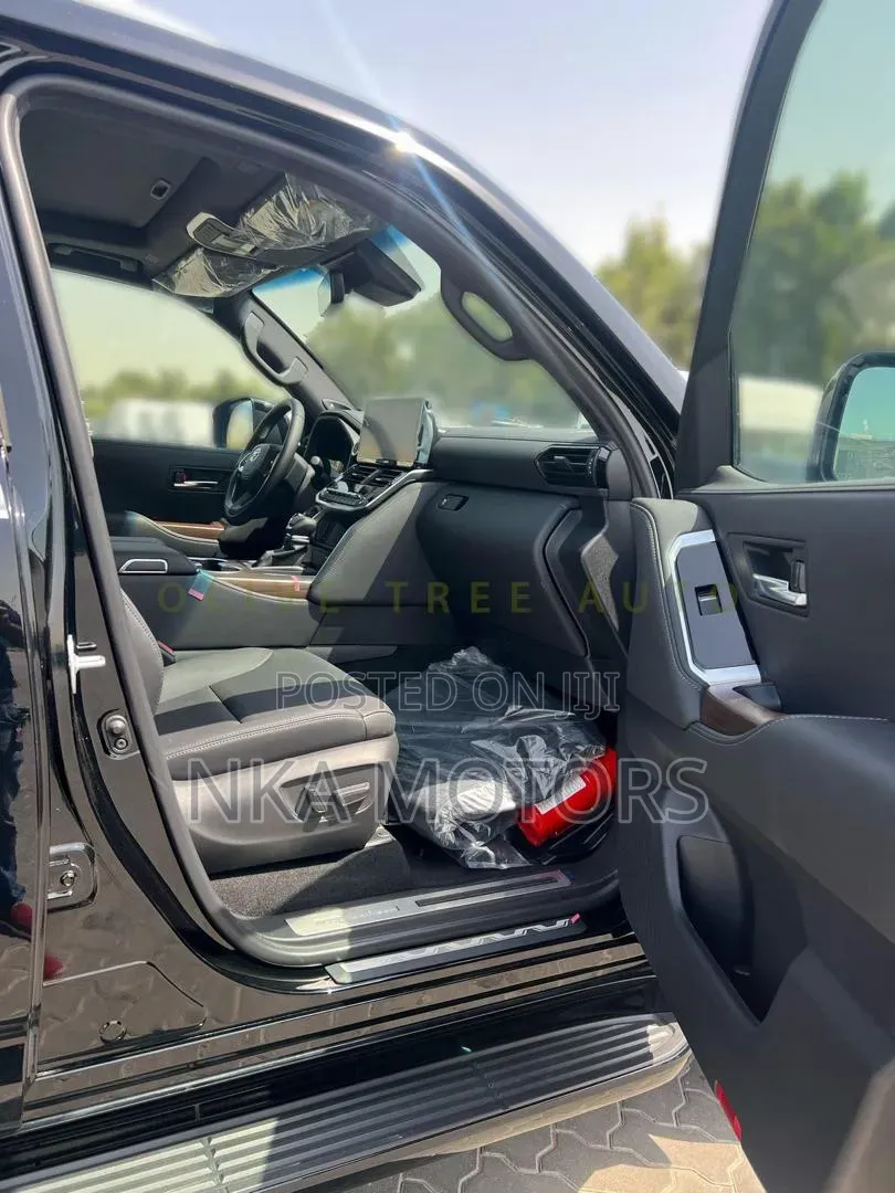 New Toyota Land Cruiser 79 Series 2025 Black