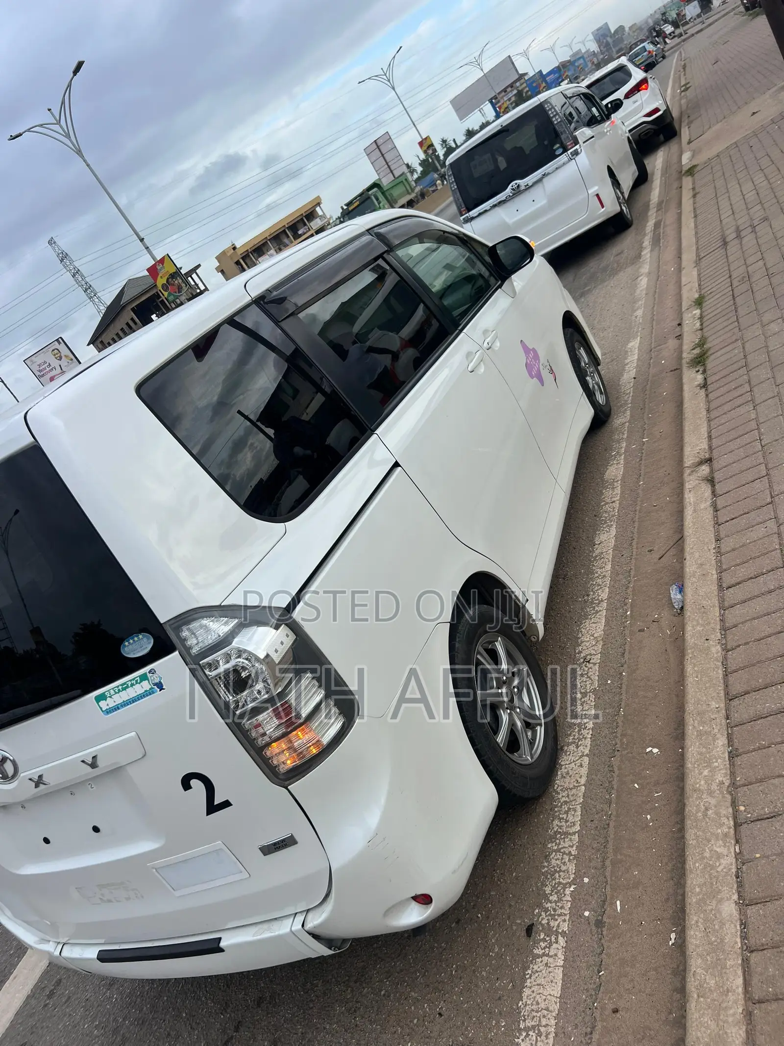Toyota Voxy 2013 White