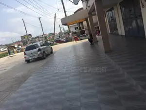 Shop to Let