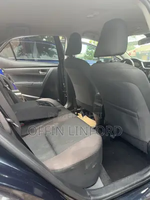 Toyota Corolla LE 4dr Sedan (1.8L 4cyl CVT) 2017 Pearl