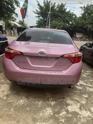 Toyota Corolla LE 4dr Sedan (1.8L 4cyl CVT) 2017 Pearl