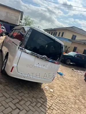 Toyota Voxy 2015 White