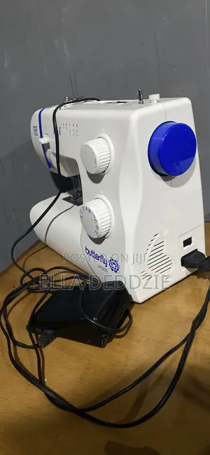 Slightly Used Electric Sewing Machine – Excellent Condition