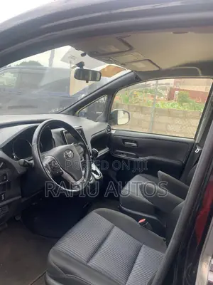 Toyota Voxy 2014 Black