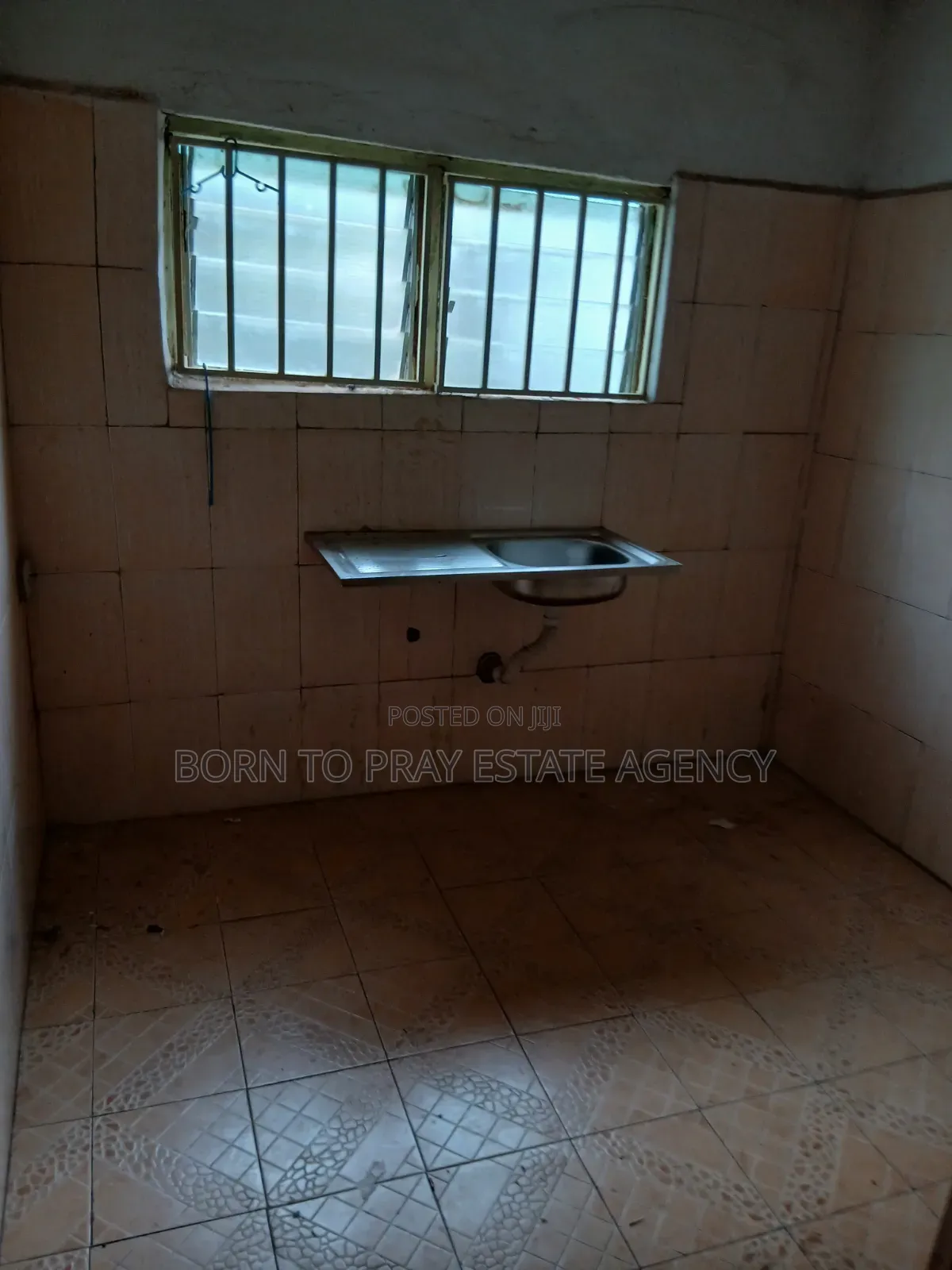 2bdrm Apartment in Born To Pray Estate, Ejisu-Juaben Municipal for rent