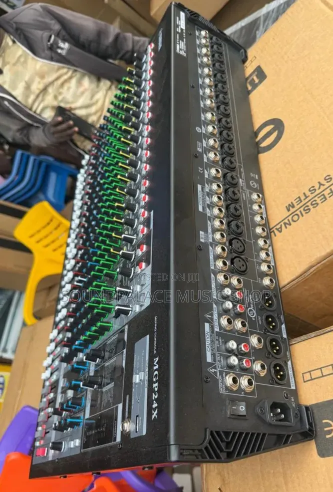 Yamaha Mgp24x 24channel Mixer Console