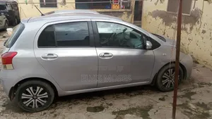 Toyota Vitz 2010 Gray