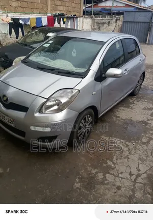 Toyota Vitz 2010 Gray