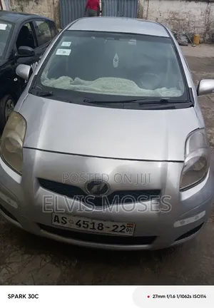Toyota Vitz 2010 Gray