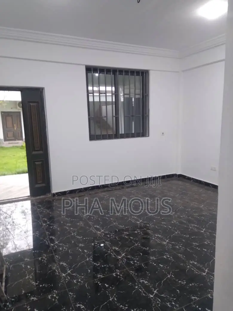 2bdrm Apartment in Ofankor for rent