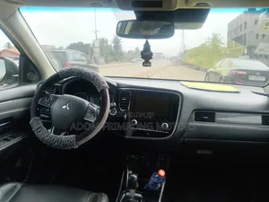 Mitsubishi Outlander 2020 Silver