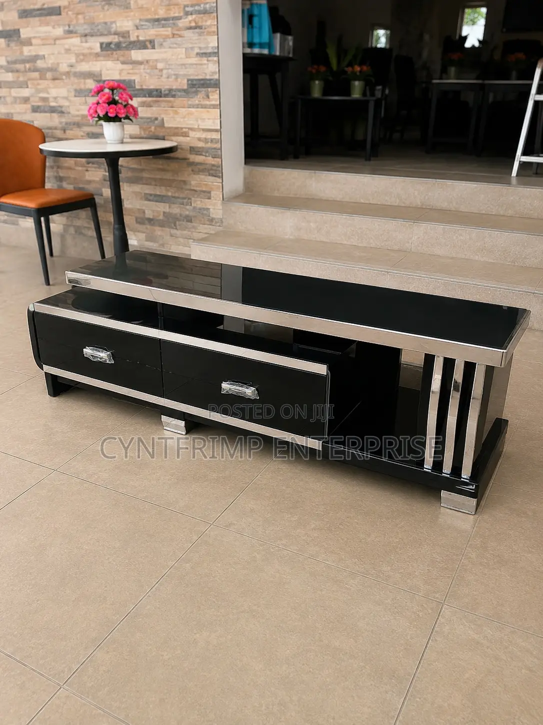 Executive Tv Stand – High-Gloss