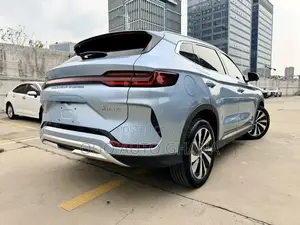 BYD Song Plus 1.5 CVT Hybrid FWD 2022 Blue