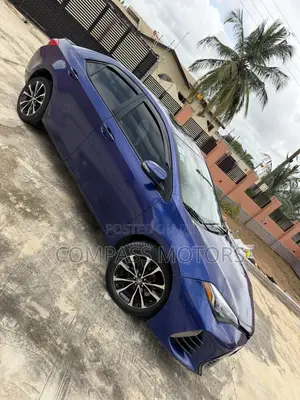 Toyota Corolla SE (1.8L 4cyl 6M) 2018 Blue