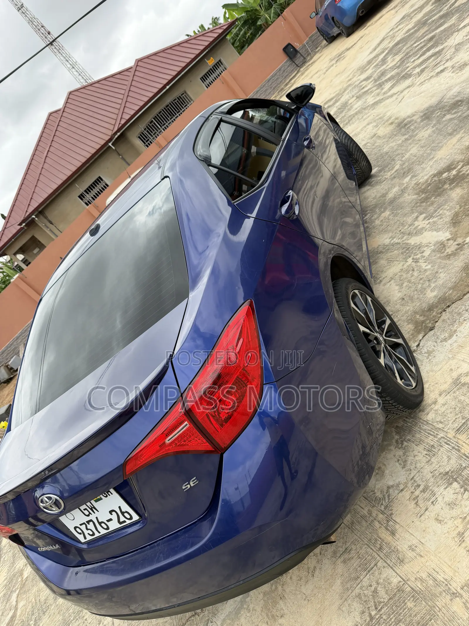 Toyota Corolla SE (1.8L 4cyl 6M) 2018 Blue