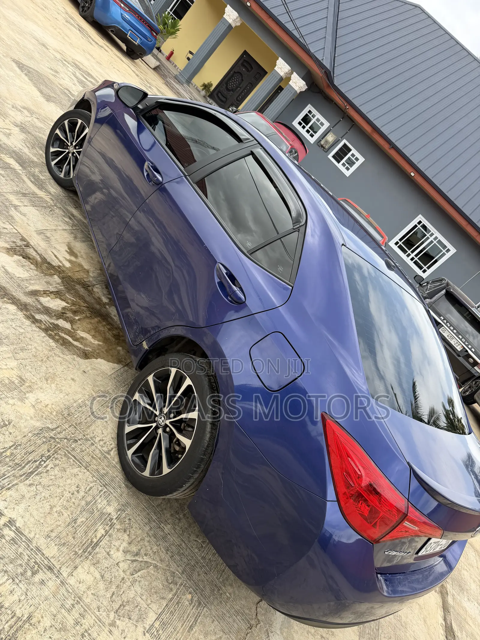 Toyota Corolla SE (1.8L 4cyl 6M) 2018 Blue