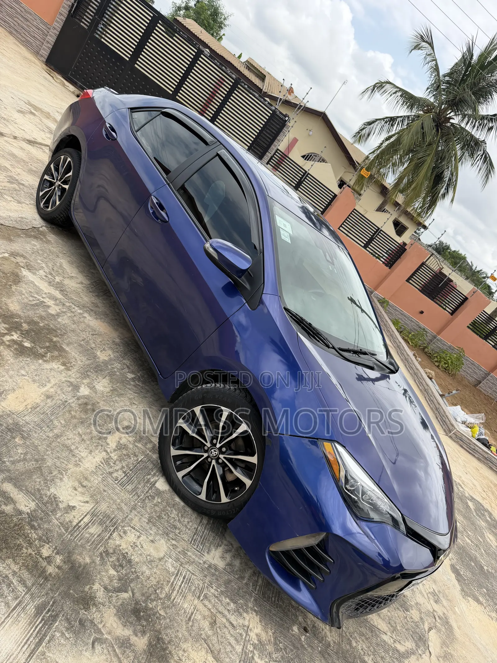 Toyota Corolla SE (1.8L 4cyl 6M) 2018 Blue