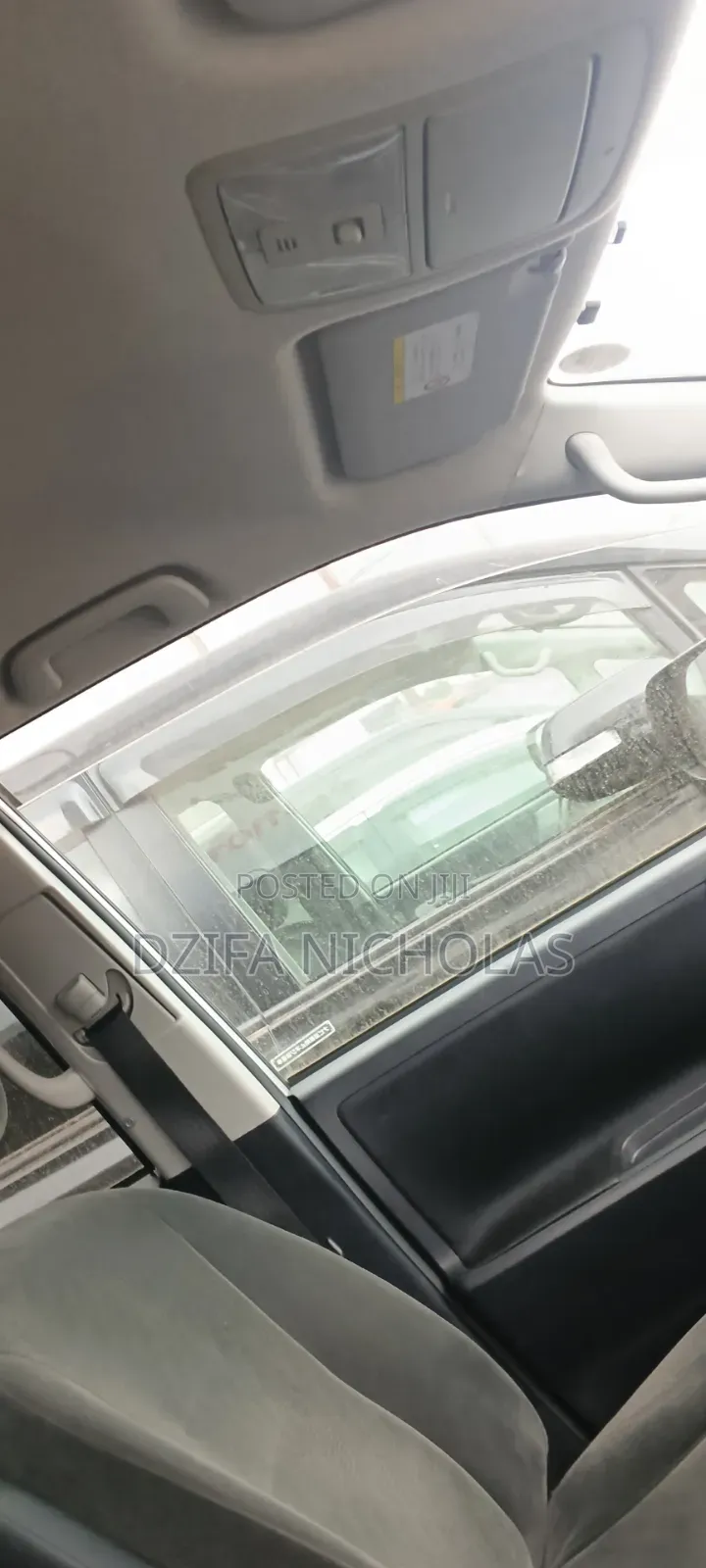 Toyota Grand HiAce 2010 Silver