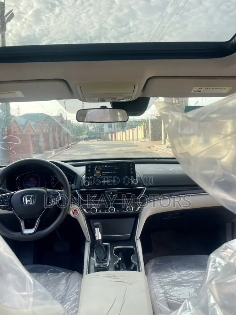 Honda Accord EX (1.5L 4cyl Turbo CVT) 2019 White