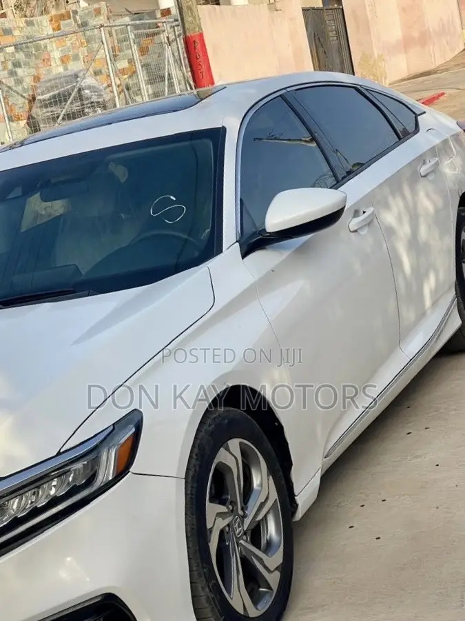 Honda Accord EX (1.5L 4cyl Turbo CVT) 2019 White