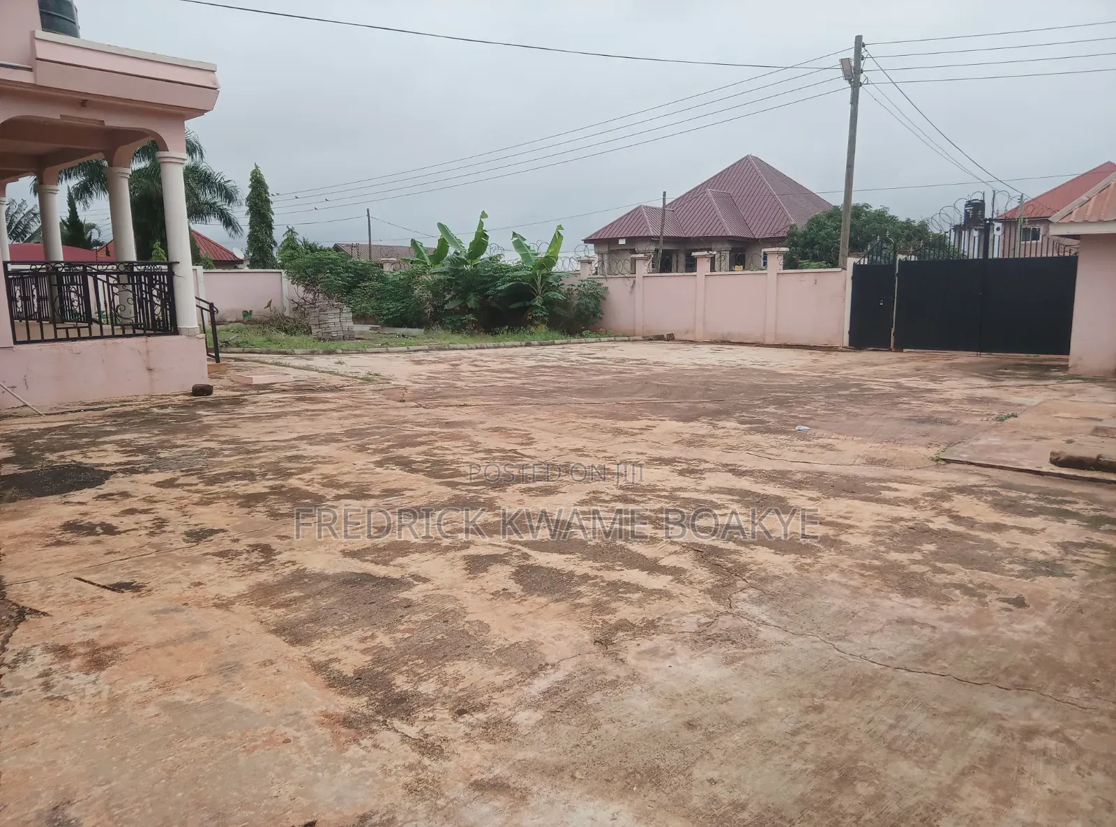 6bdrm House in Brother K Estate, Kumasi Metropolitan for sale