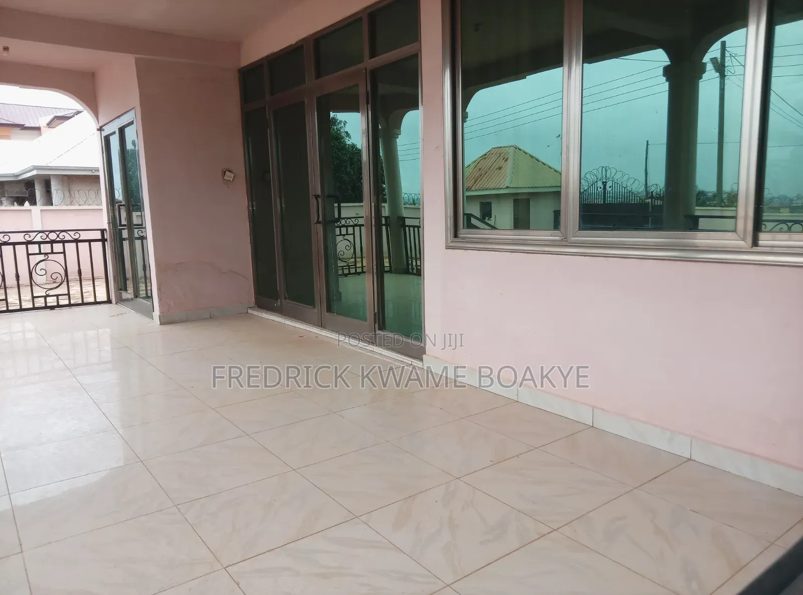 6bdrm House in Brother K Estate, Kumasi Metropolitan for sale