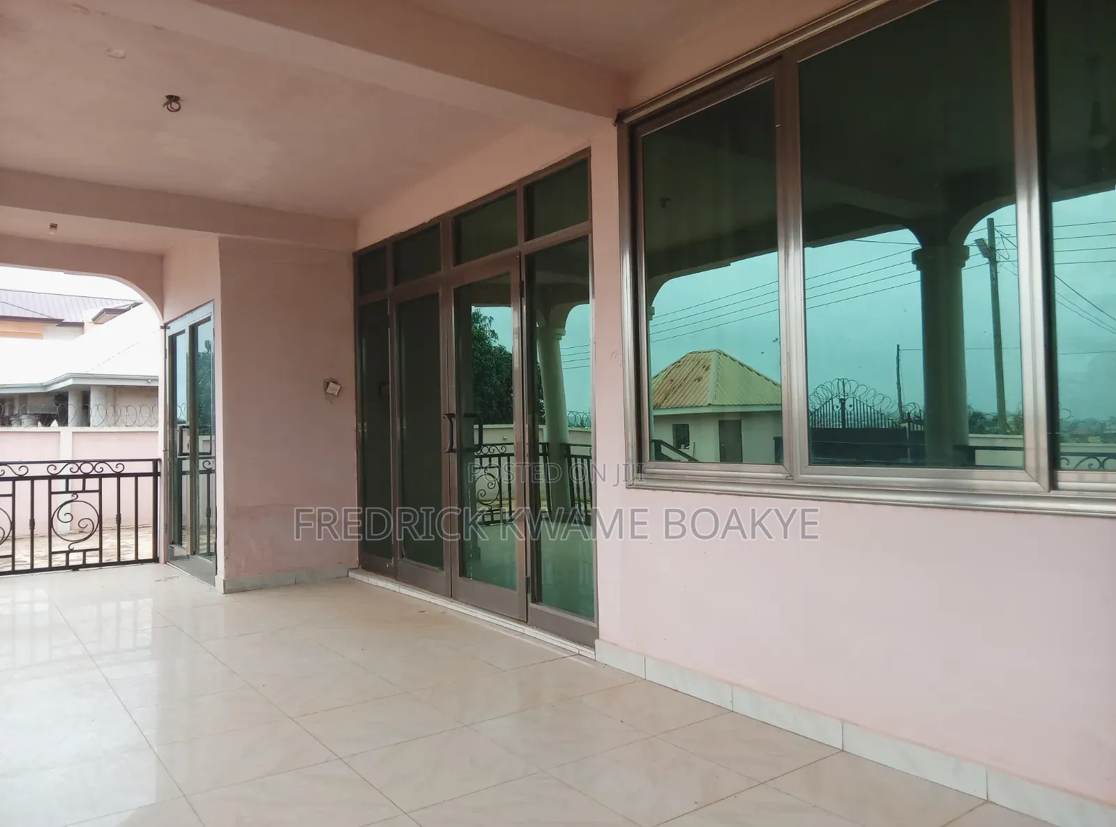 6bdrm House in Brother K Estate, Kumasi Metropolitan for sale