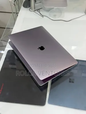 Laptop Apple MacBook Pro 2018 16GB Intel Core i7 SSD 256GB