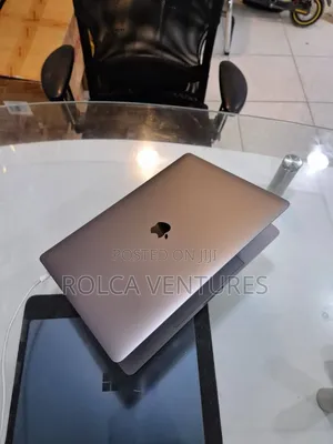 Laptop Apple MacBook Pro 2018 16GB Intel Core i7 SSD 256GB