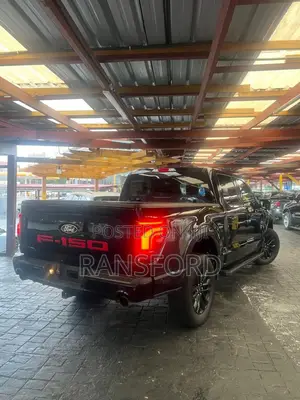 Ford F-150 LARIAT 4WD SuperCrew 5.5' Box 2025 Black