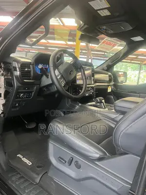 Ford F-150 LARIAT 4WD SuperCrew 5.5' Box 2025 Black