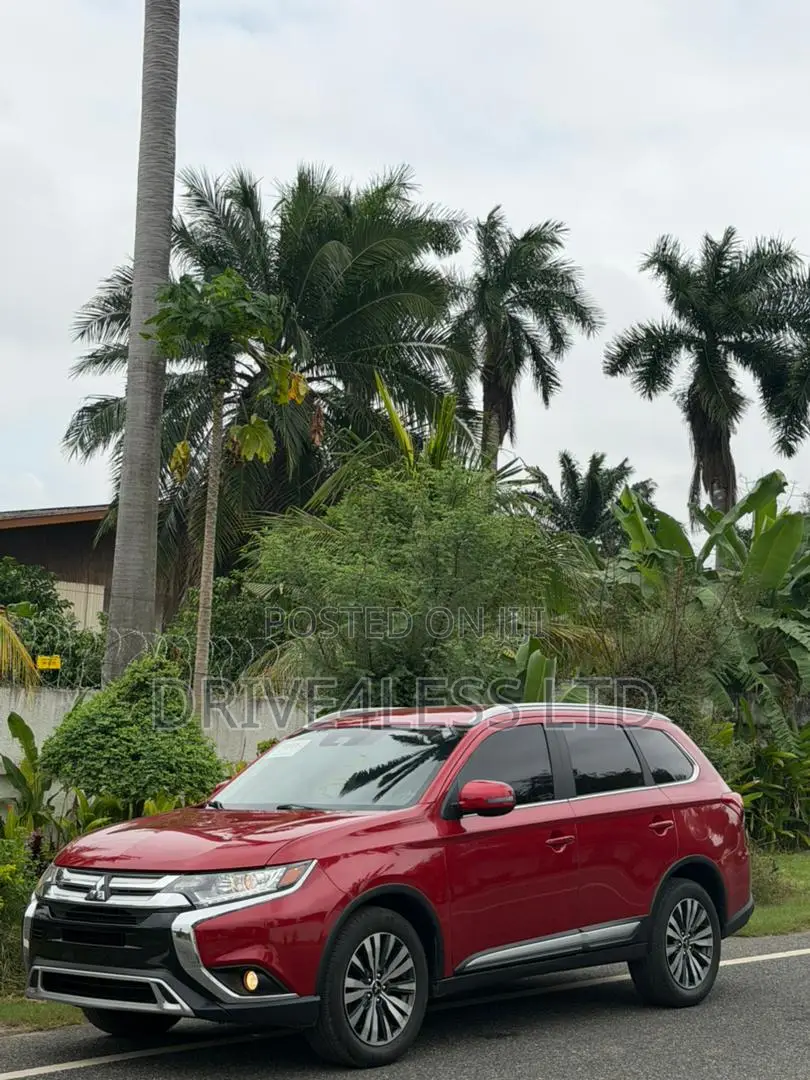 Mitsubishi Outlander 2020 Red