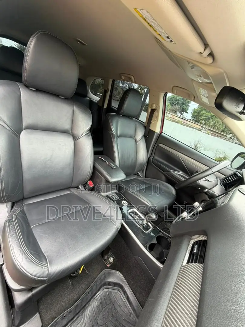 Mitsubishi Outlander 2020 Red