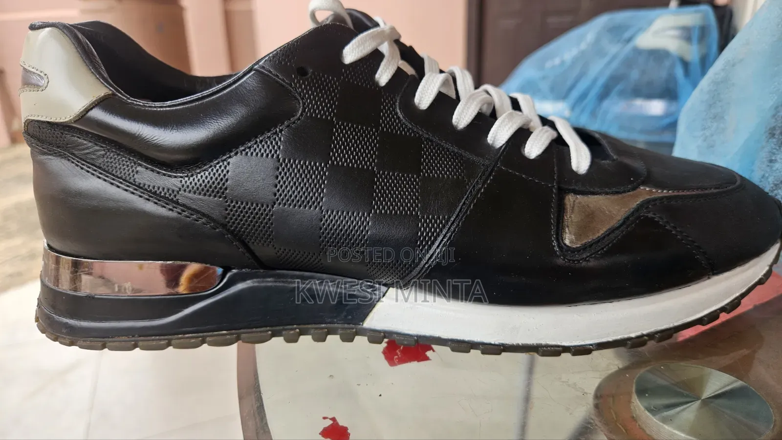 Louis Vuitton Snearker( Original From Italy)