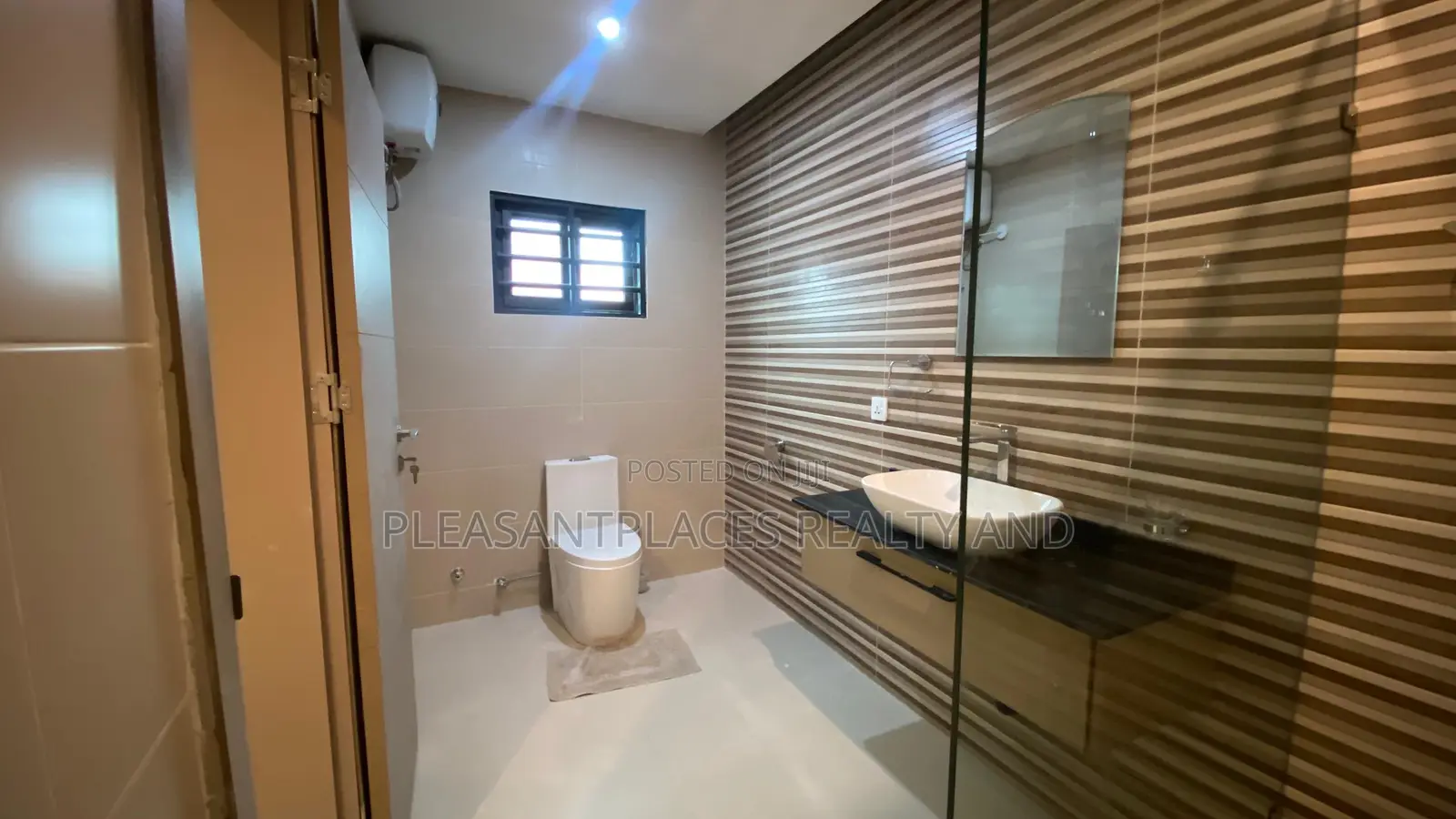 3bdrm House in Pleasantplaces And, Airport Residential Area for rent