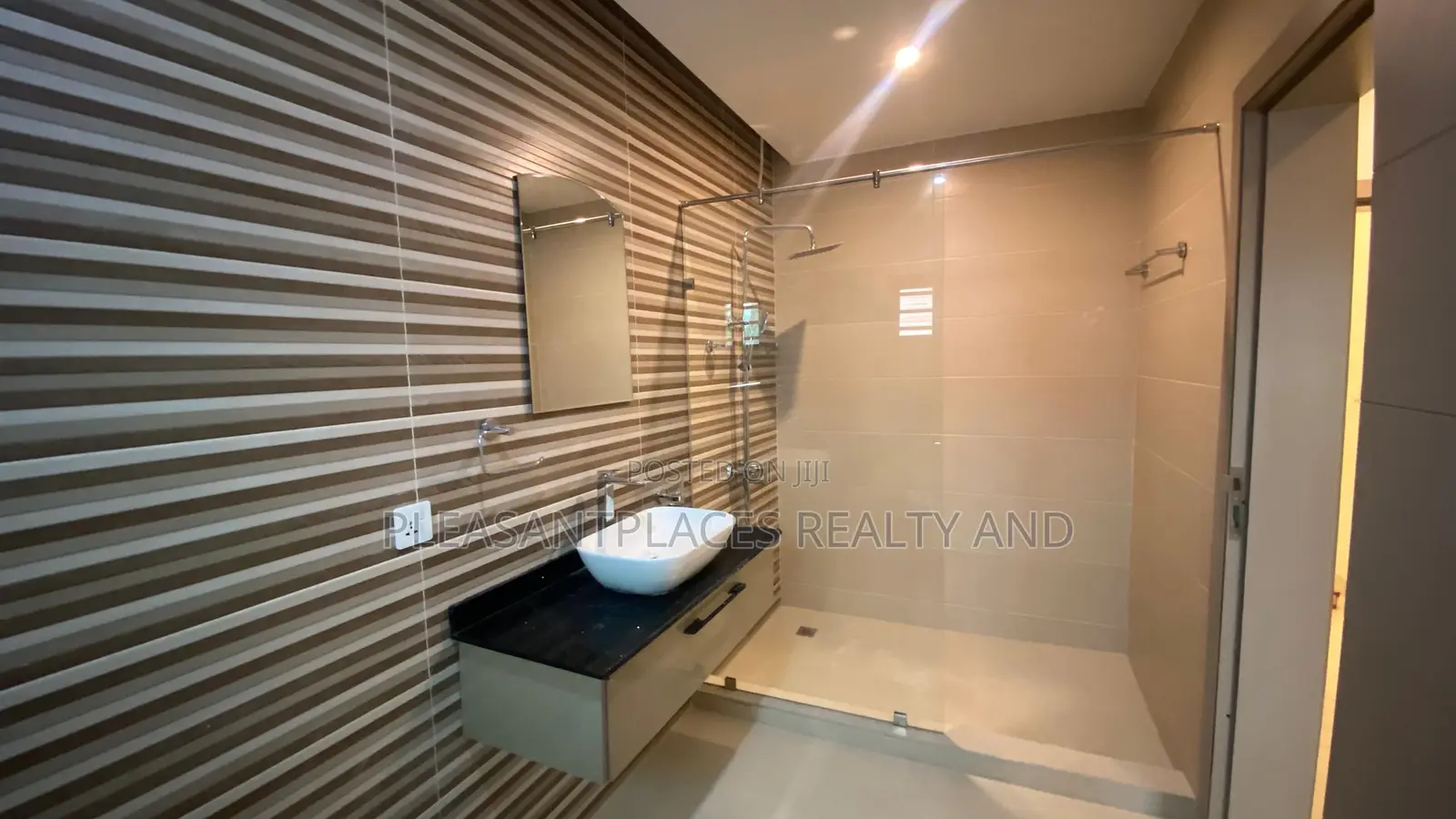 3bdrm House in Pleasantplaces And, Airport Residential Area for rent