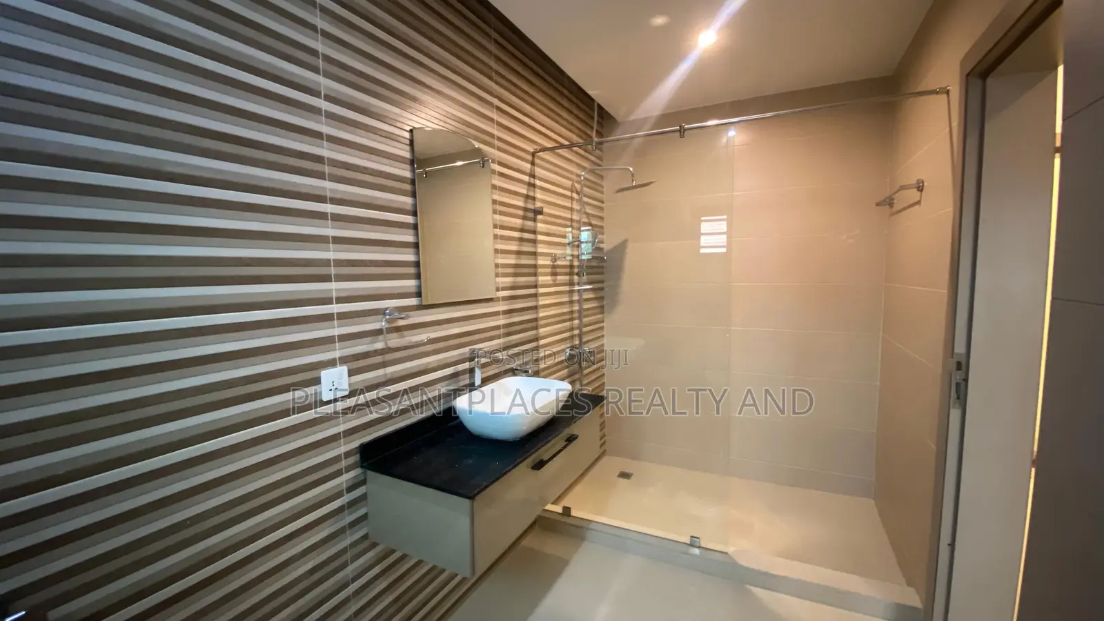 3bdrm House in Pleasantplaces And, Airport Residential Area for rent
