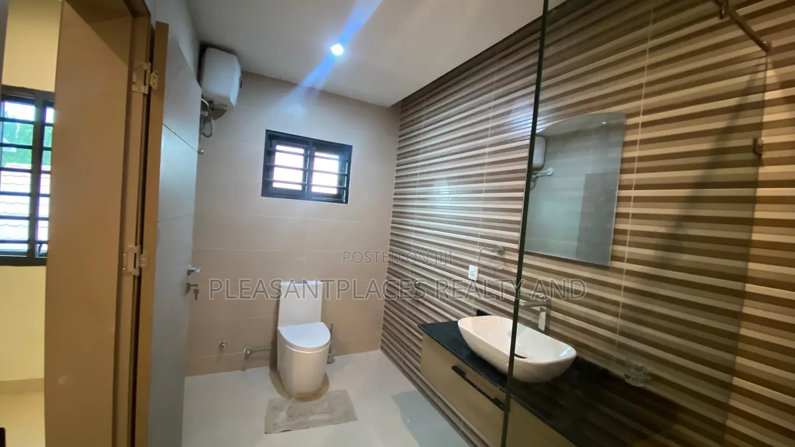 3bdrm House in Pleasantplaces And, Airport Residential Area for rent