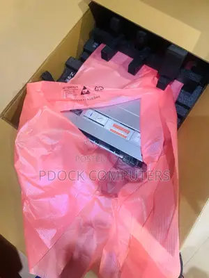 New Server Dell PowerEdge R740xd 32GB Intel Xeon SSHD+SSD 1T