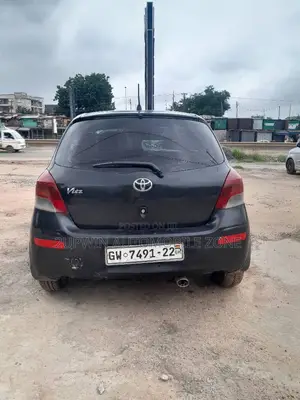 Toyota Vitz 2010 Black