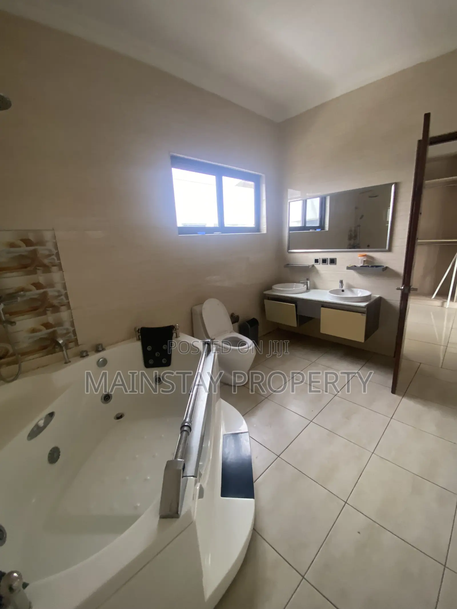 3bdrm Townhouse / Terrace in Mainstay Estates, East Legon for rent