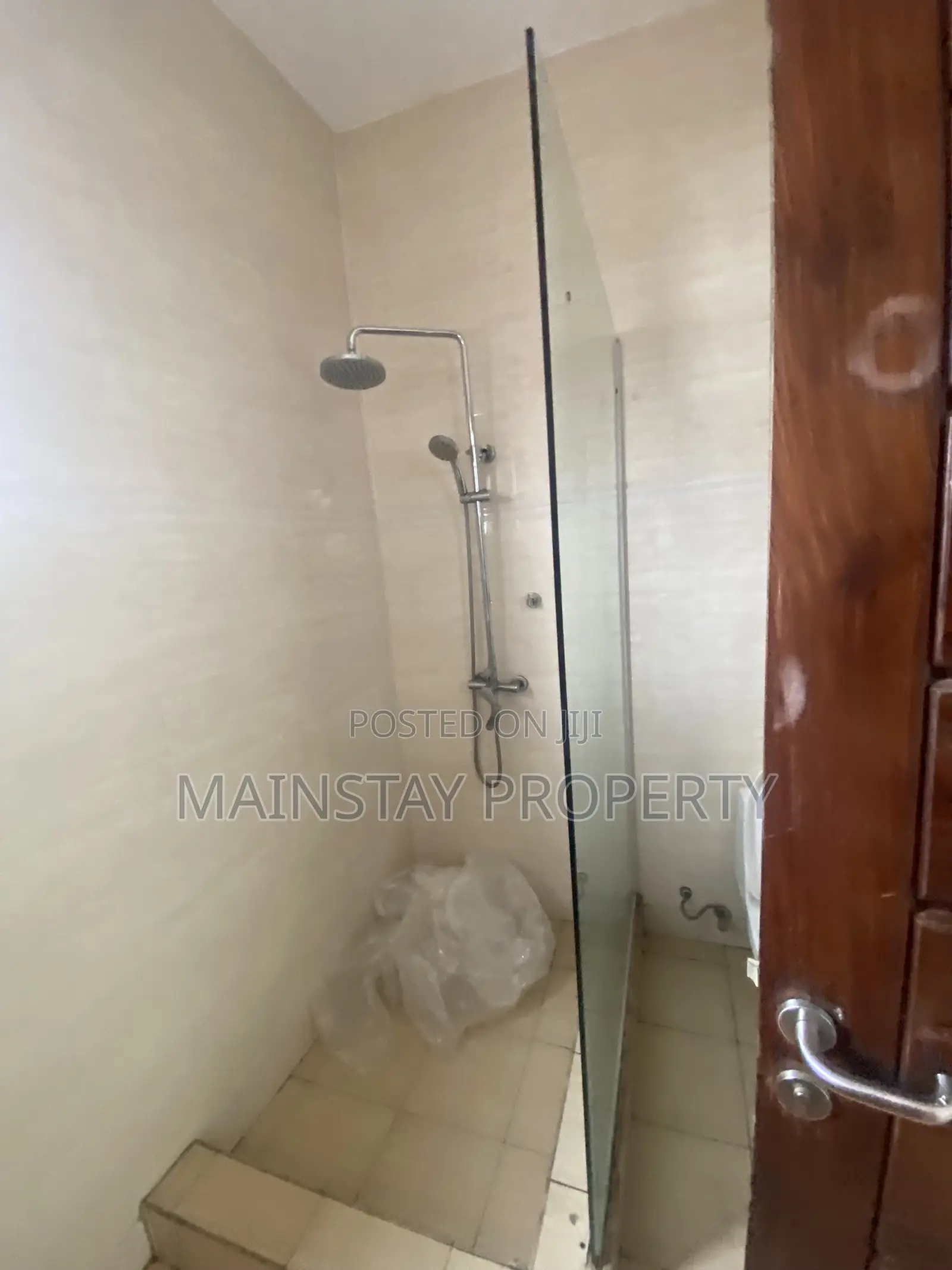 3bdrm Townhouse / Terrace in Mainstay Estates, East Legon for rent