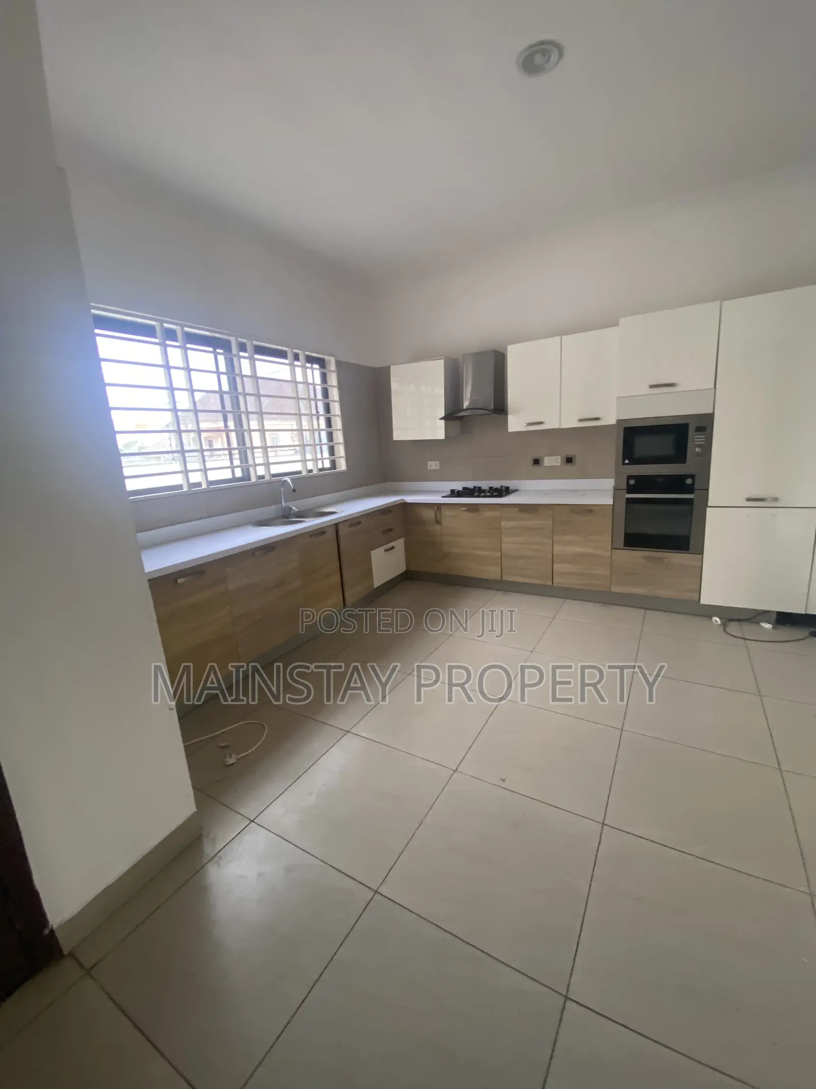 3bdrm Townhouse / Terrace in Mainstay Estates, East Legon for rent
