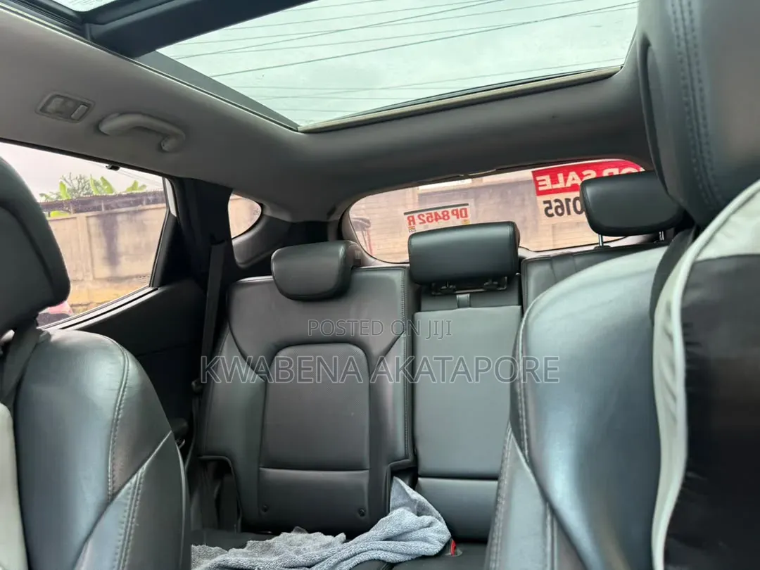 Hyundai Santa Fe SE AWD 2017 White
